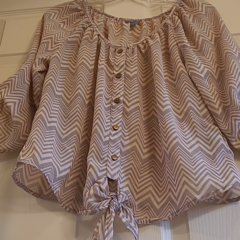Ladies blouse - Picture 3 of 3